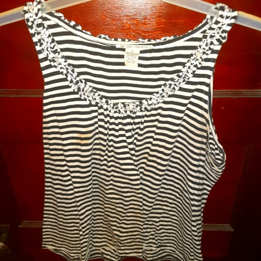 XL Black & White Sleeveless Tank